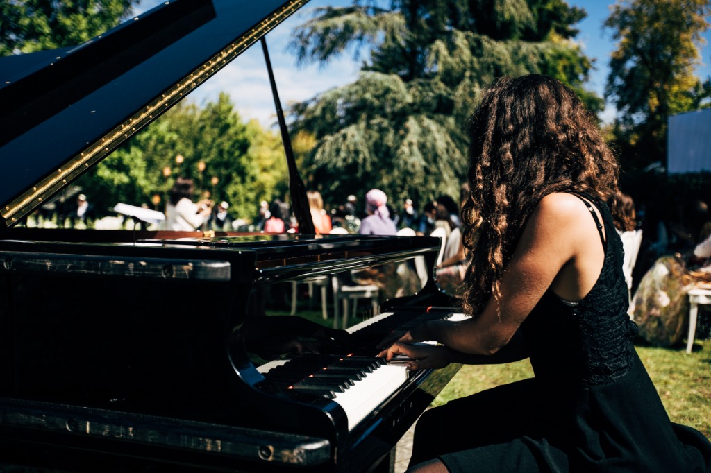 Piano — Rose Music